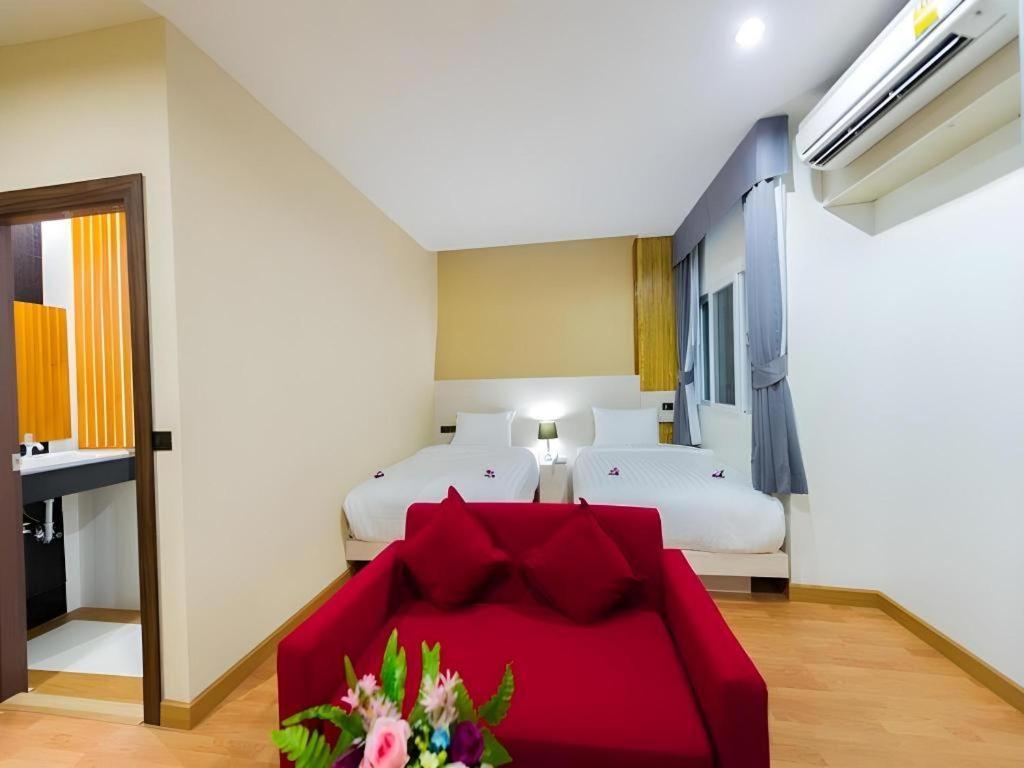 Gt Residence Hotel Buriram Bagian luar foto