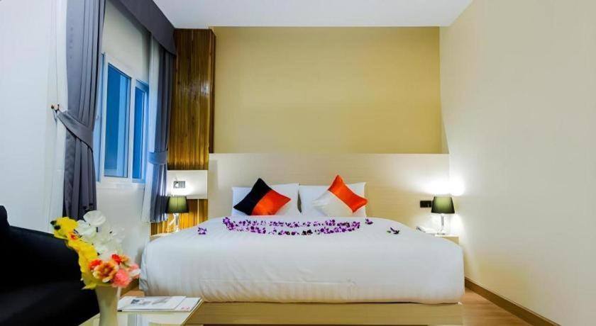 Gt Residence Hotel Buriram Bagian luar foto