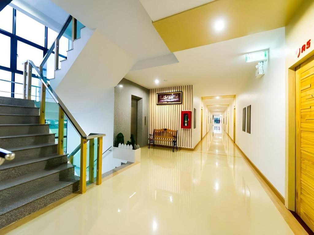 Gt Residence Hotel Buriram Bagian luar foto