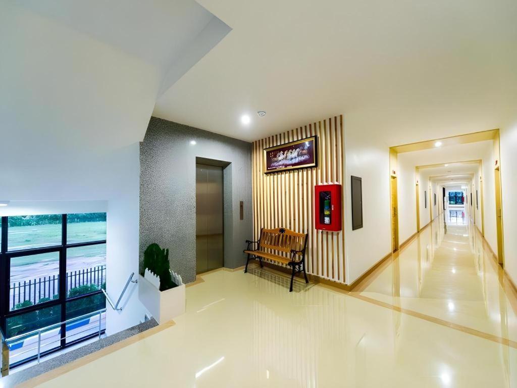 Gt Residence Hotel Buriram Bagian luar foto