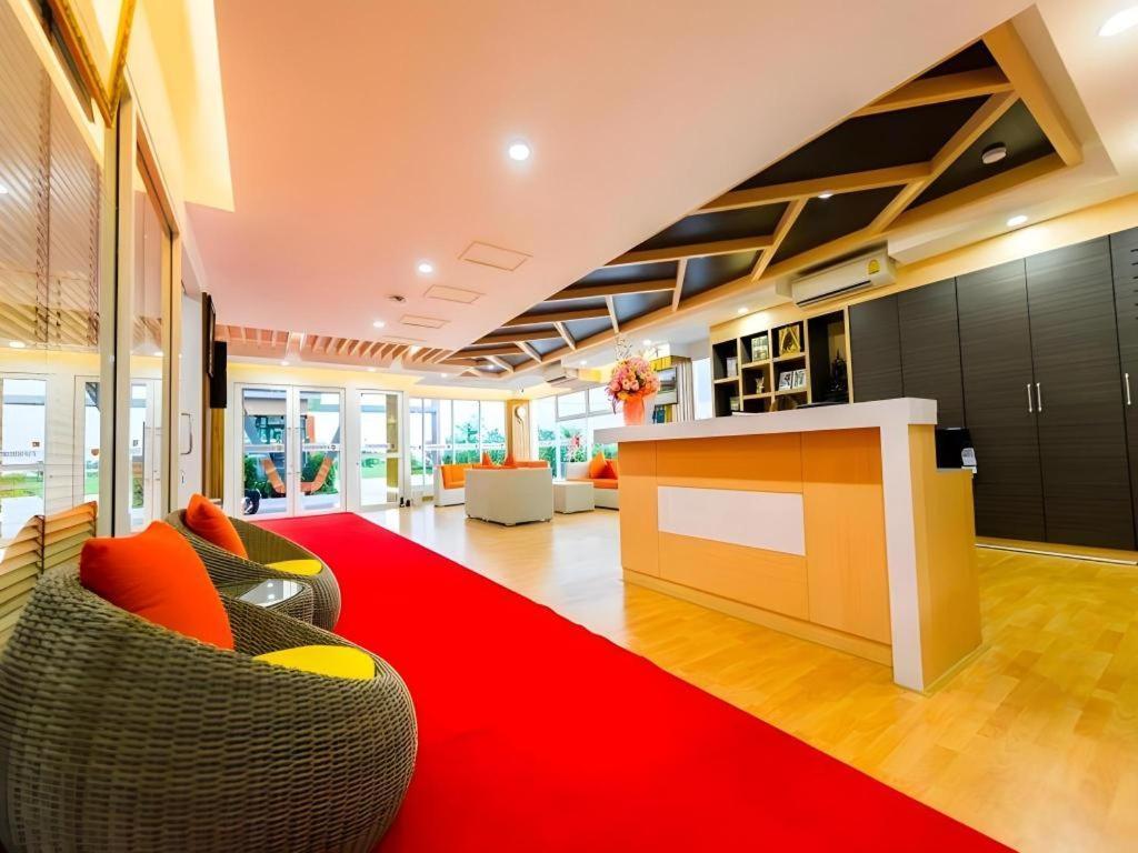 Gt Residence Hotel Buriram Bagian luar foto