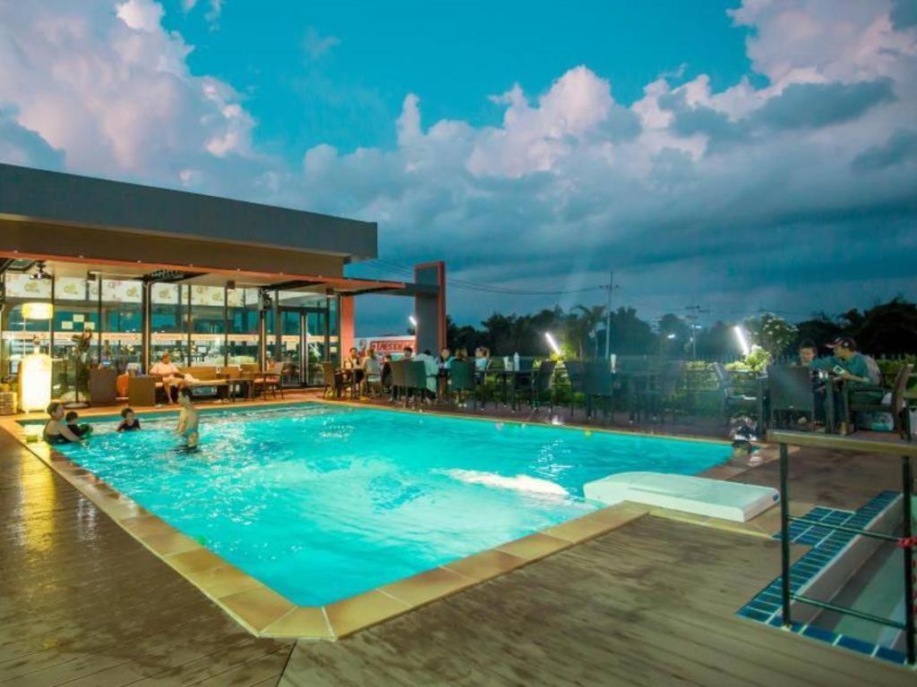 Gt Residence Hotel Buriram Bagian luar foto