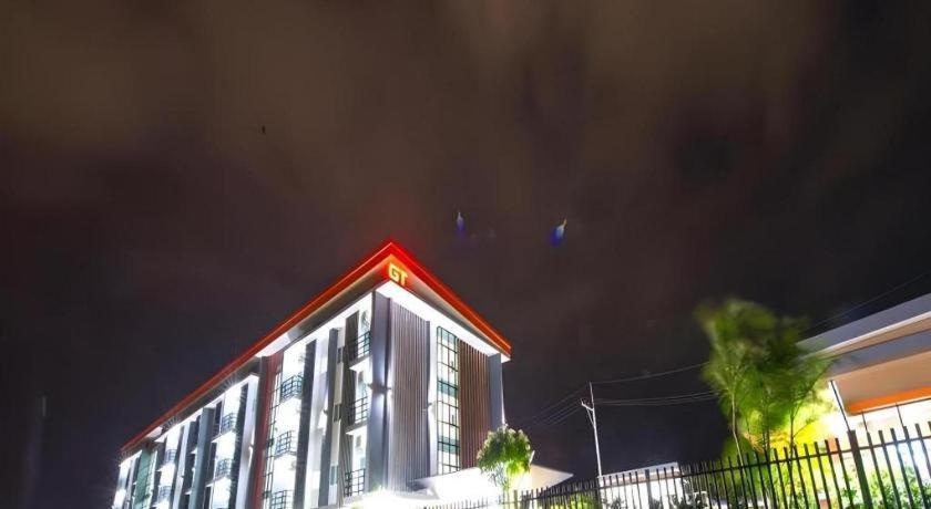 Gt Residence Hotel Buriram Bagian luar foto