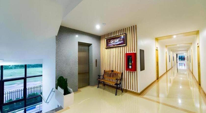 Gt Residence Hotel Buriram Bagian luar foto