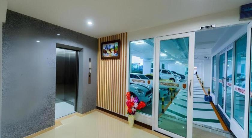Gt Residence Hotel Buriram Bagian luar foto